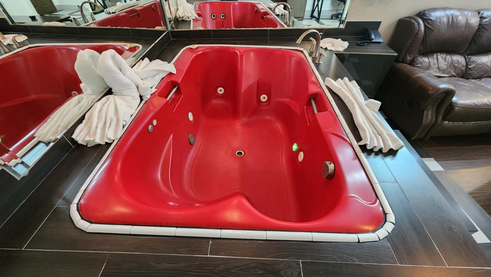 Scottish Inn & Suites Sam Houston Parkway エクステリア 写真