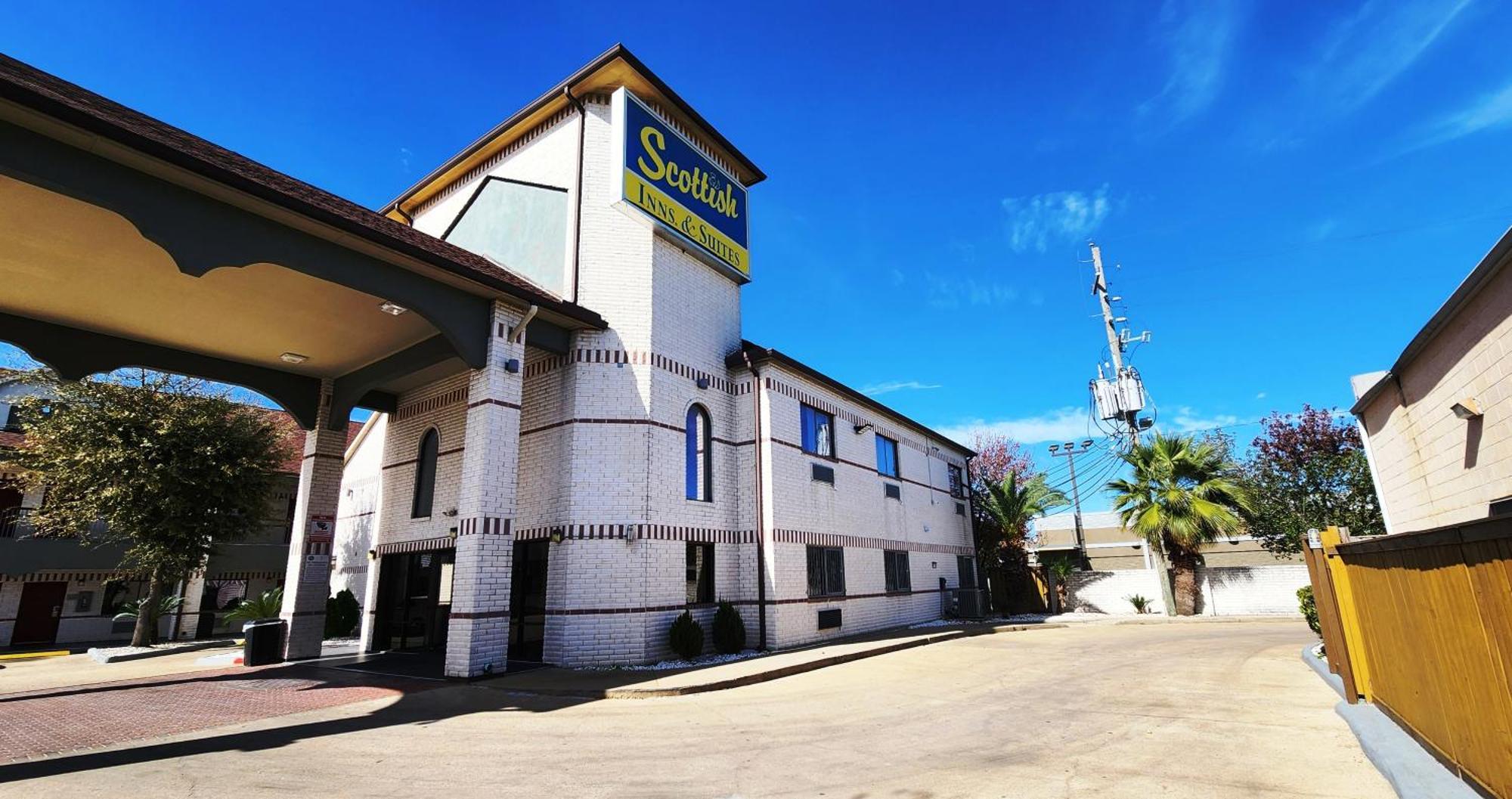 Scottish Inn & Suites Sam Houston Parkway エクステリア 写真